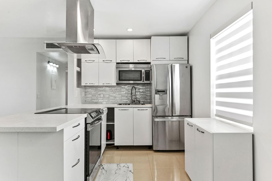 Beautifully updated 2nd-floor condo in Kings Point, a sought-after 55+ community in Delray Beach. This remodeled unit features a bright garden view, shiny tile flooring throughout, and two fully updated bathrooms. Located in a solid concrete building for added peace of mind. Enjoy resort-style amenities including golf, pools, fitness center, tennis, pickleball, theatre, and on-site dining. Experience vibrant, maintenance-free living in one of South Florida's most active adult communitiesKings Point amenities include resort-style clubhouses, indoor and outdoor pools, golf courses, tennis, pickleball, fitness center, theater, courtesy bus transportation, and an active social calendar. Conveniently located near shopping, dining, and major highways.