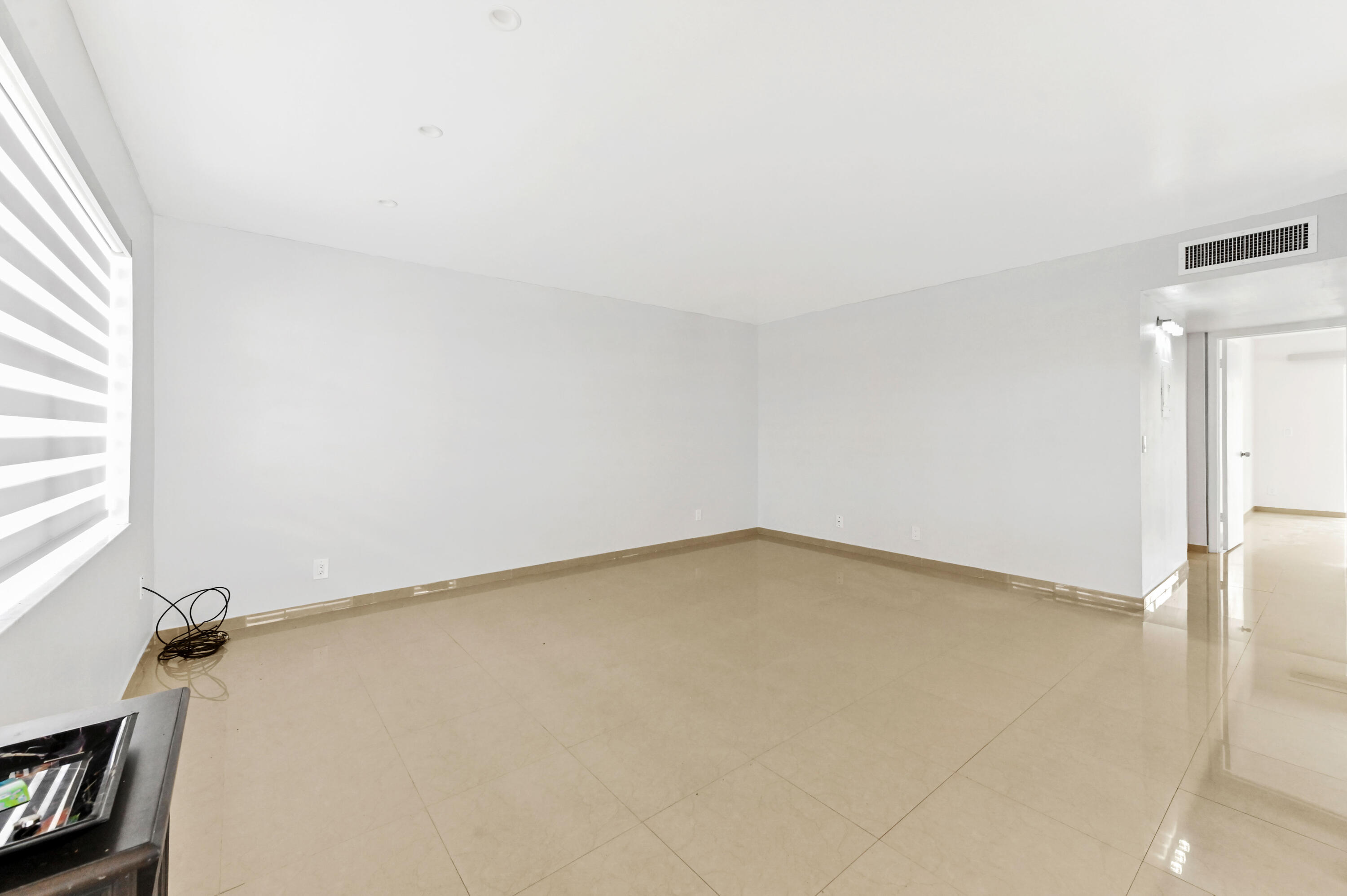 KINGS POINT CAPRI CONDOS - Residential