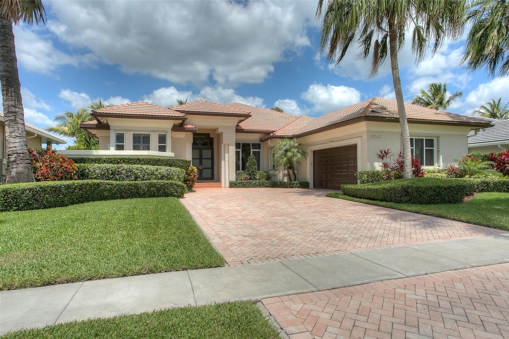 Photo of 11043 Blue Palm St, Plantation, FL 33324 (MLS # F10391948)