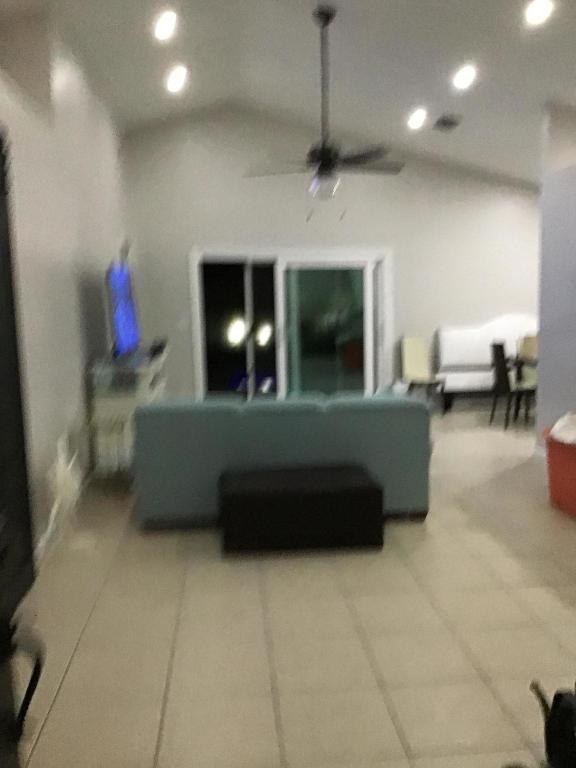 NORTH PALM BEACH HEIGHTS SEC 3 - Residential Lease