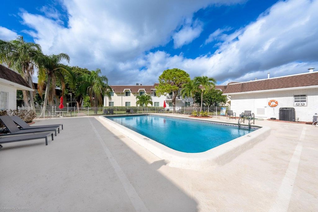 Photo of 708 SE 2nd Avenue #421, Deerfield Beach, FL 33441 (MLS # R11143193)