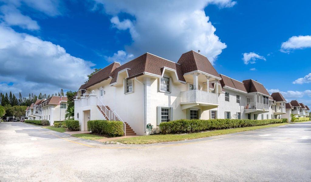 Photo of 708 SE 2nd Avenue #421, Deerfield Beach, FL 33441 (MLS # R11143193)