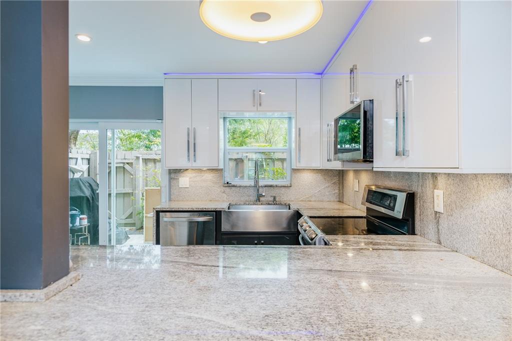 Manor Grove Townhomes - Residential