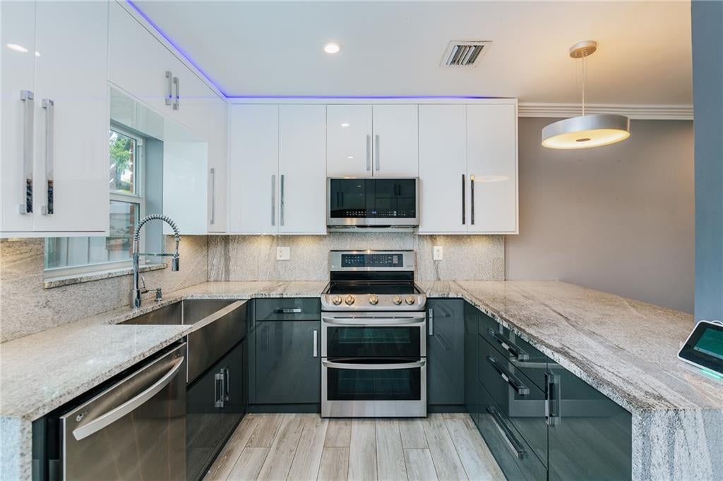 Manor Grove Townhomes - Residential