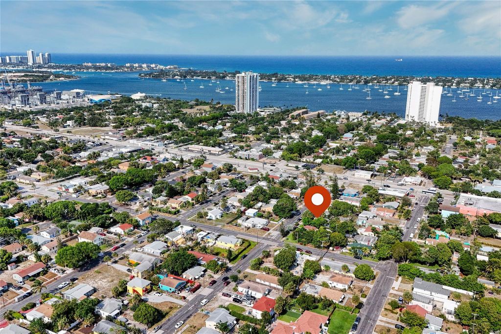 Photo of 624 51st Street, West Palm Beach, FL 33407 (MLS # B26027372)