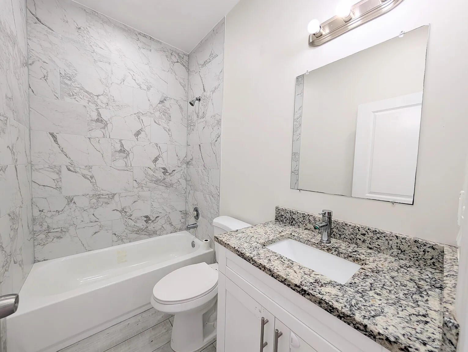 1562 W 26th Court