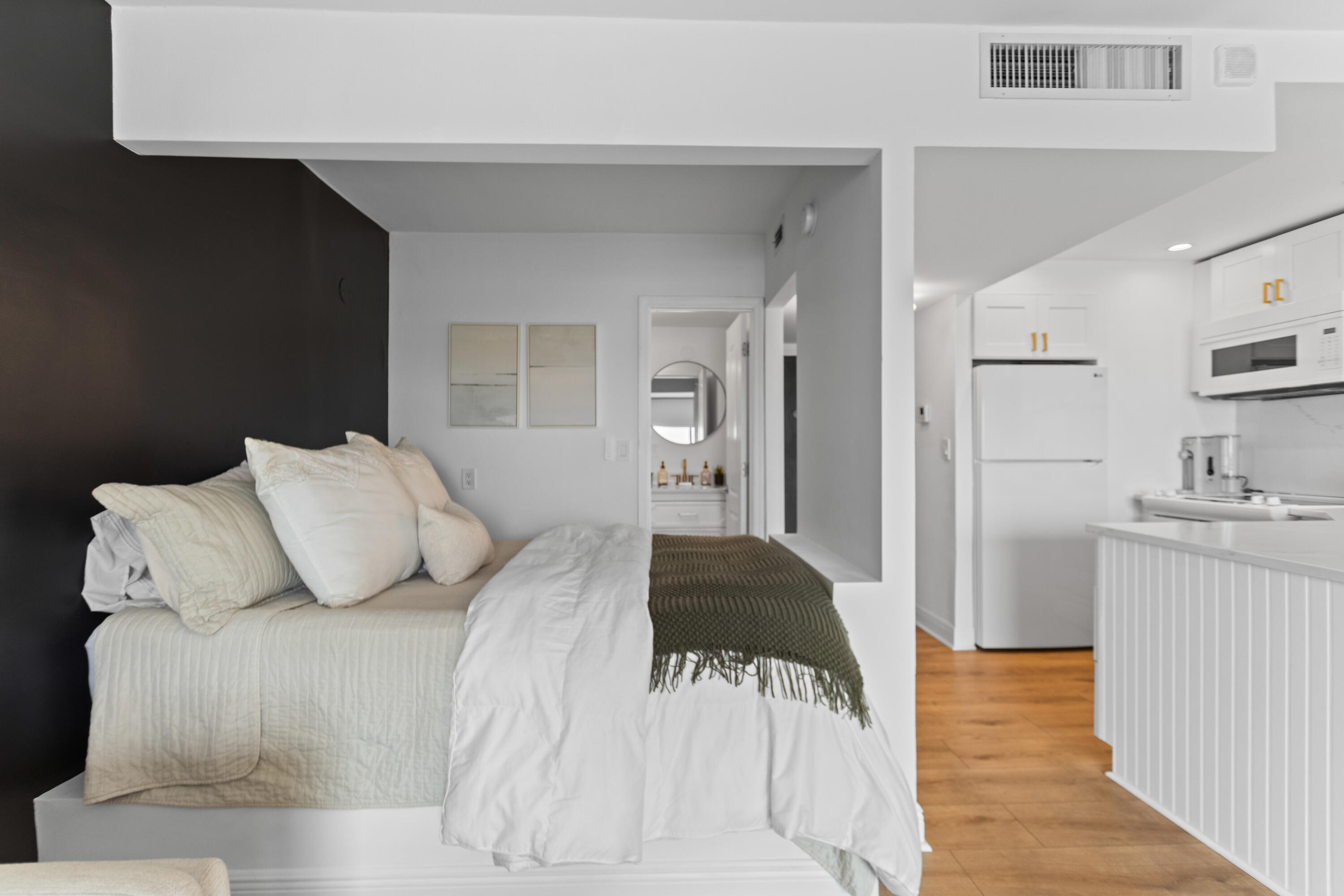 2900 NE 30 Street C5