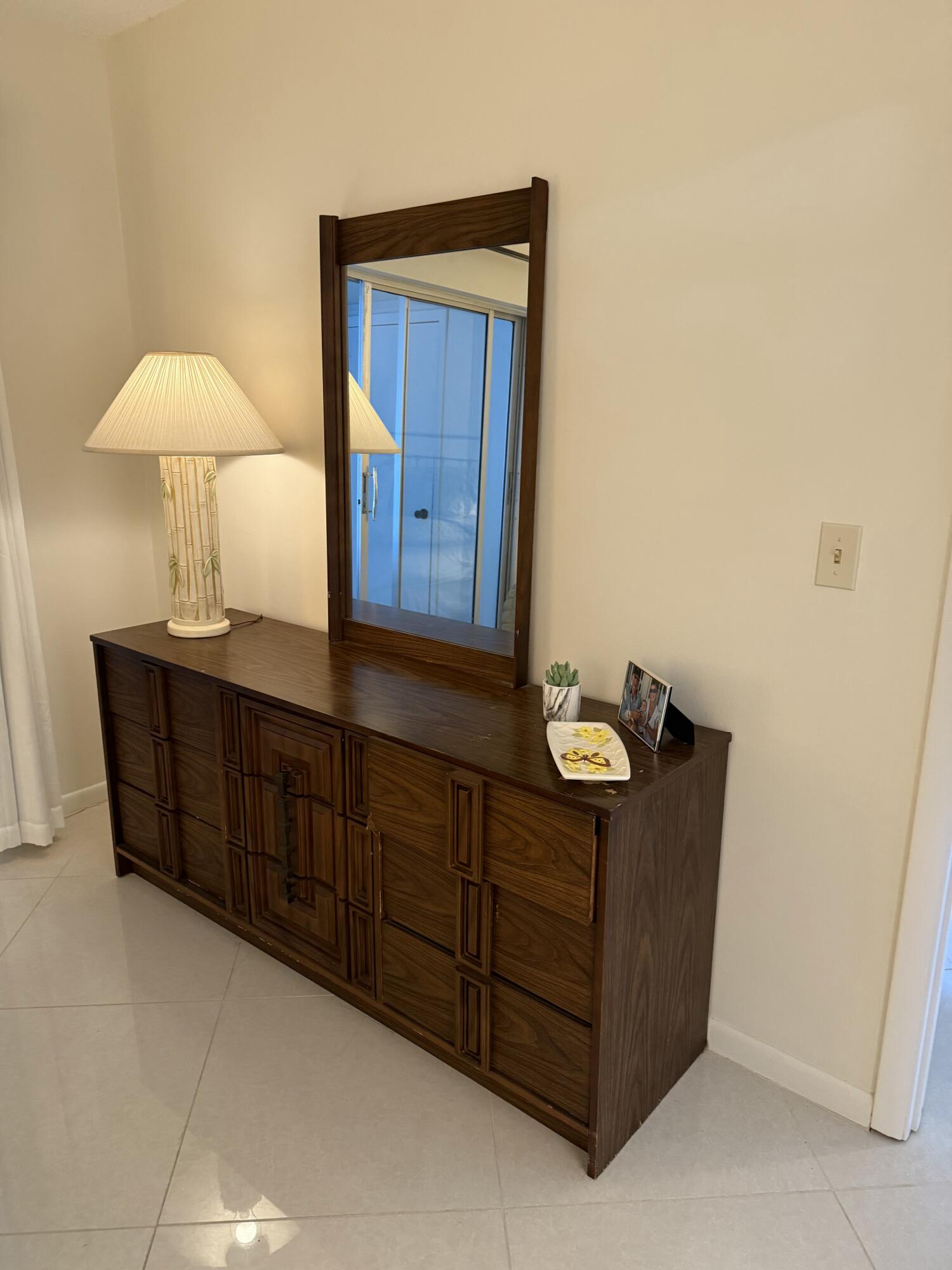 THE LITTLE CLUB - Residential Lease