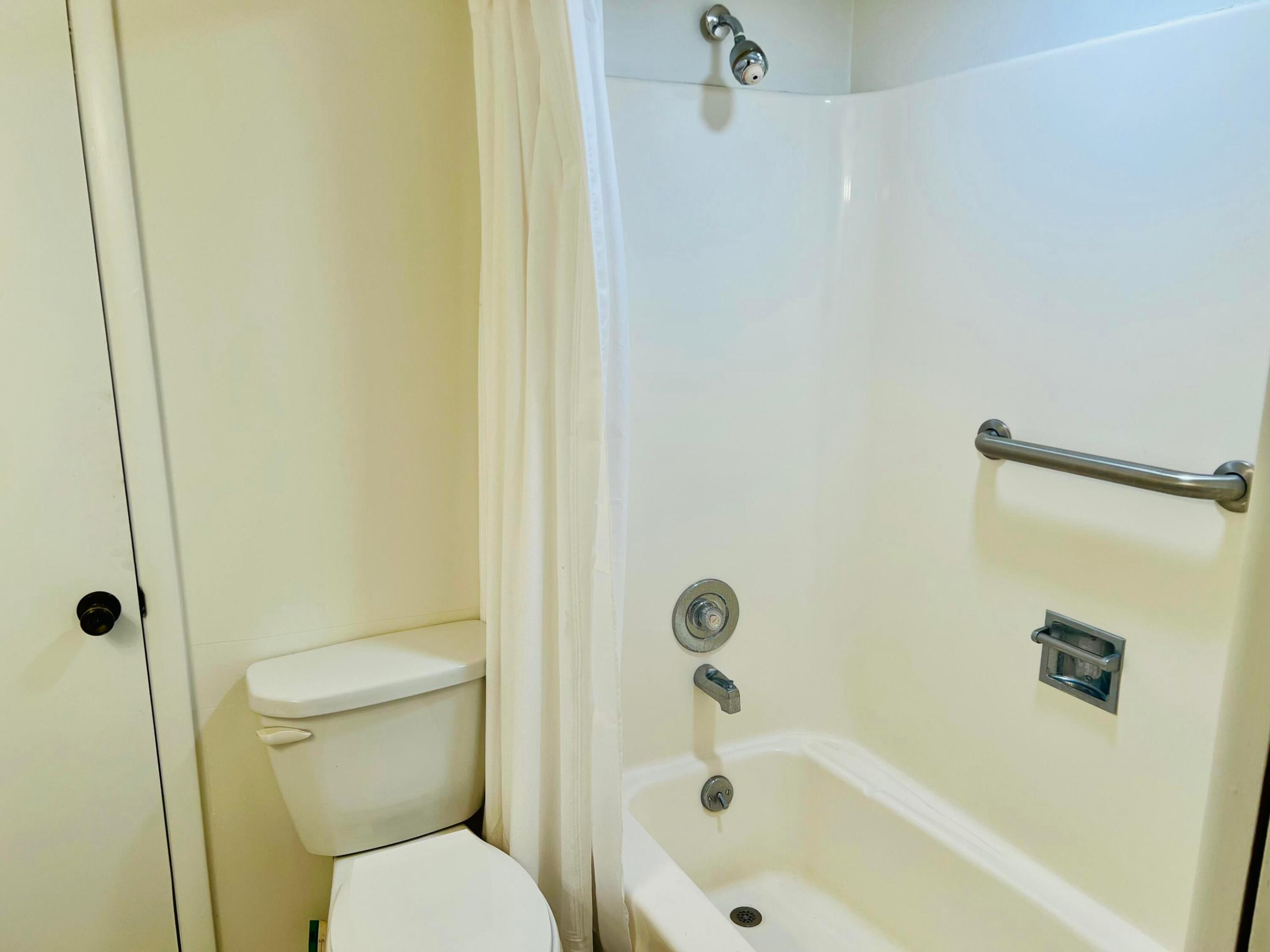 THE LITTLE CLUB - Residential Lease