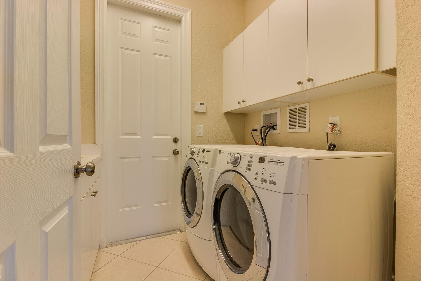 VERSAILLES - Residential Lease