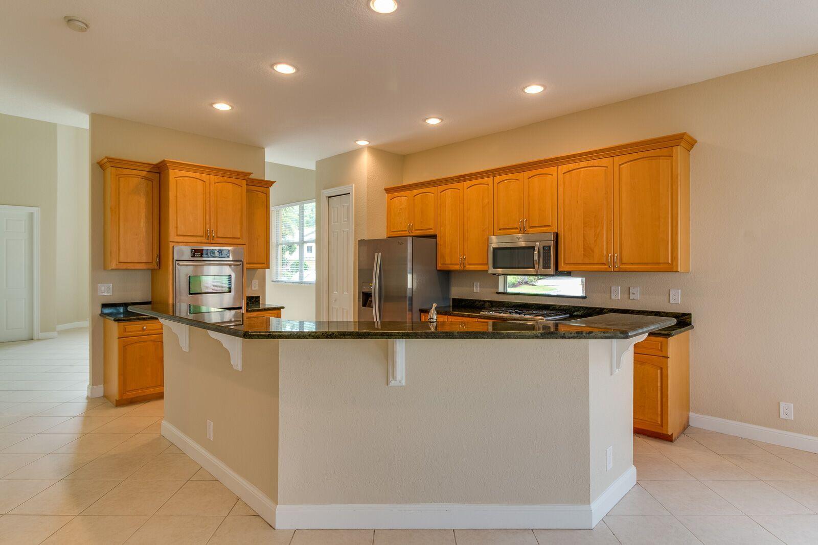 VERSAILLES - Residential Lease