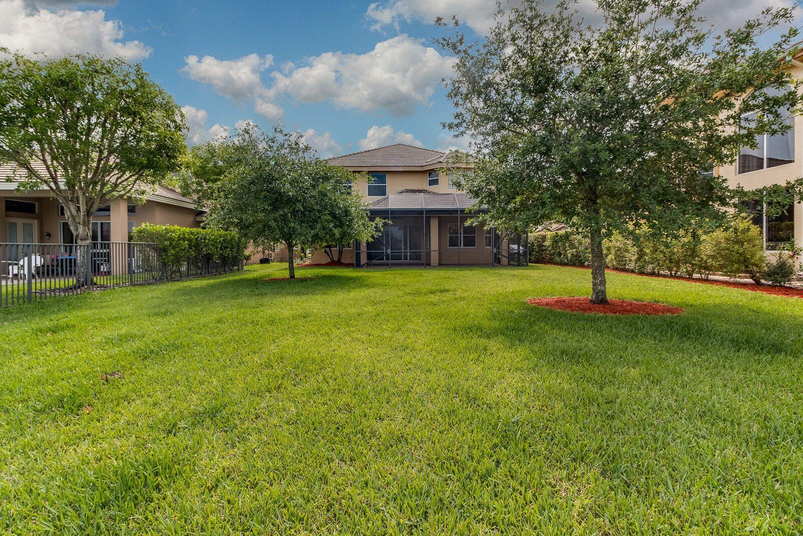 VERSAILLES - Residential Lease