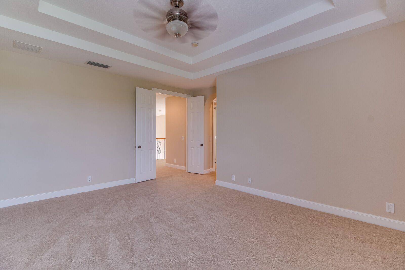 VERSAILLES - Residential Lease