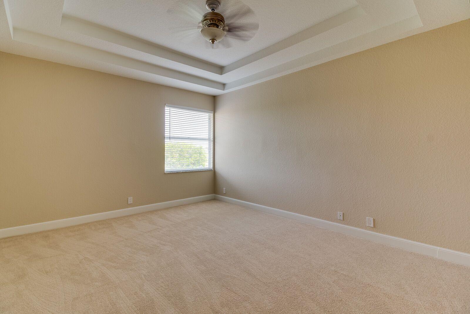 VERSAILLES - Residential Lease