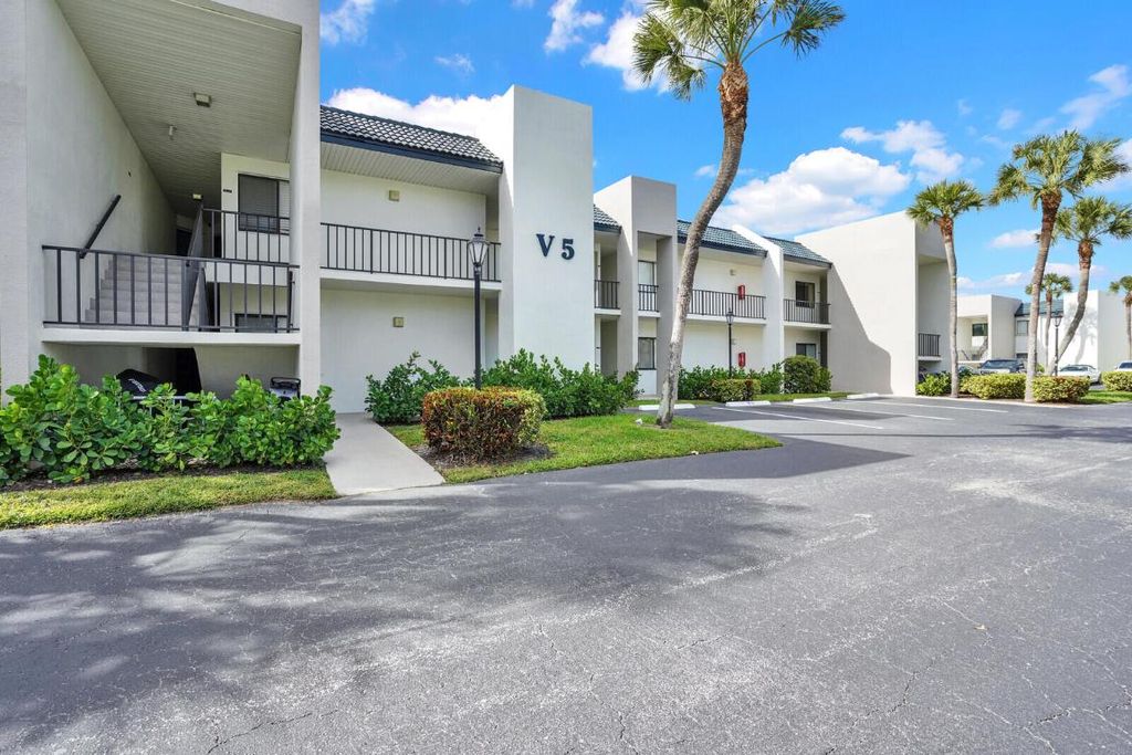 Photo of 1605 S Us Highway 1 #202v5, Jupiter, FL 33477 (MLS # R11141679)
