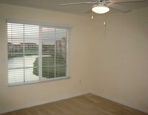 EMERALD ISLE AT LAGUNA LAKES CONDO - Residential Lease