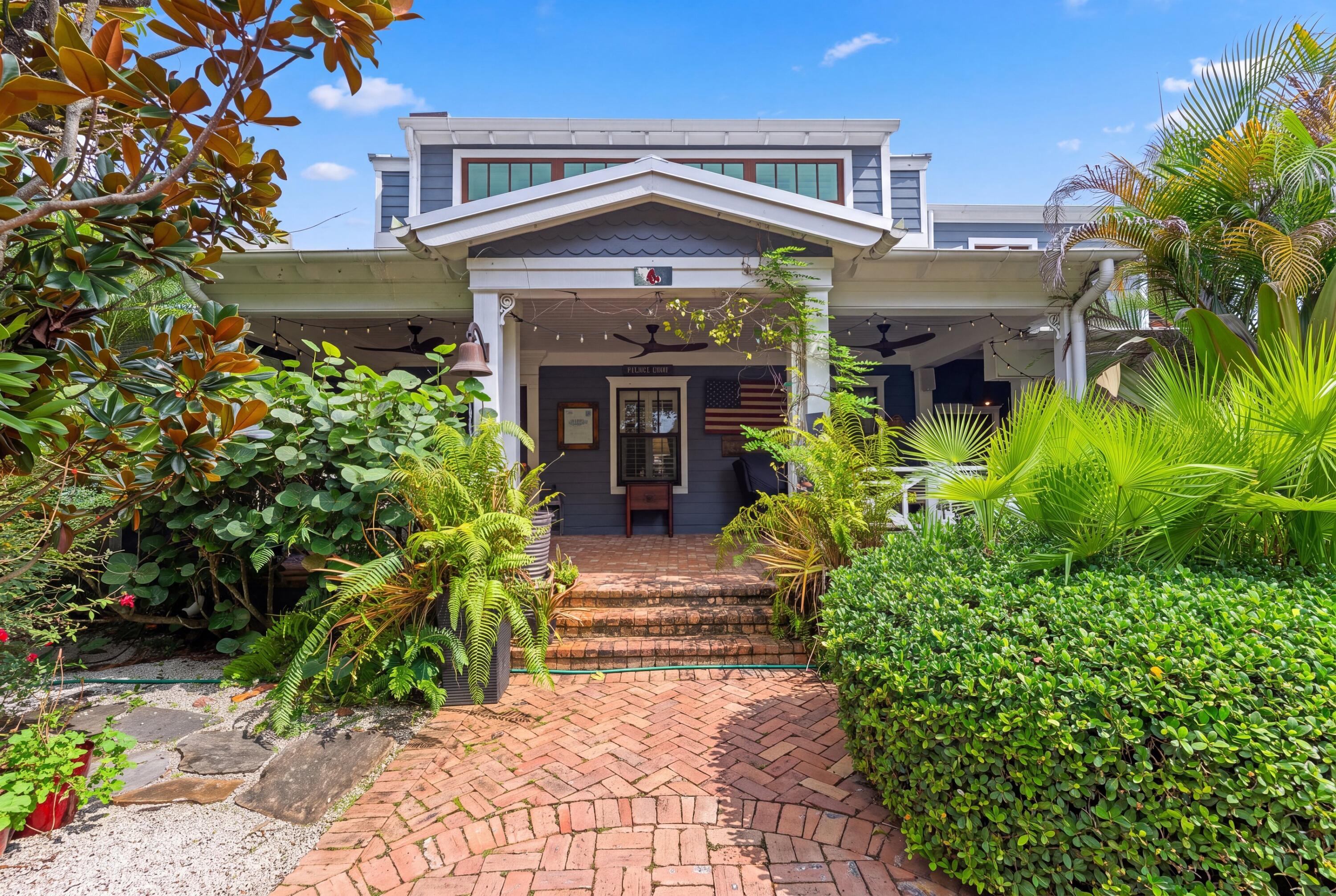 613 S Lakeside Drive