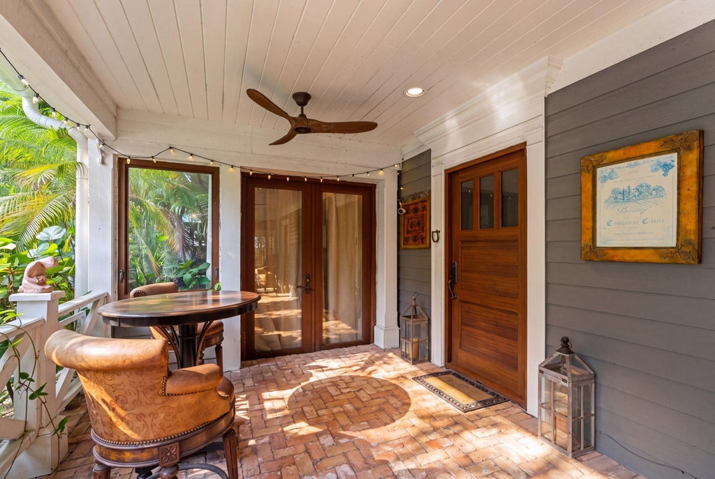 Photo of 613 S Lakeside Drive, Lake Worth Beach, FL 33460 (MLS # B26084312)