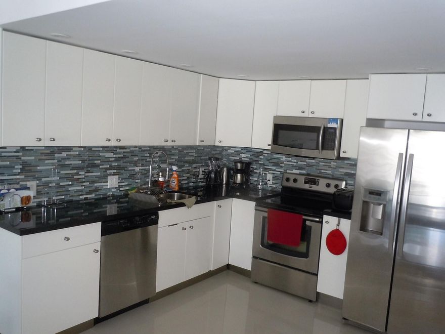 Come see this Beautiful 1 Bedroom 1.5 Bath with an upgraded kitchen and Tile thru-out. Nicely located near Aventura Mall, Restaurants, and minutes to the Beach. Resort Style Living. A must see.