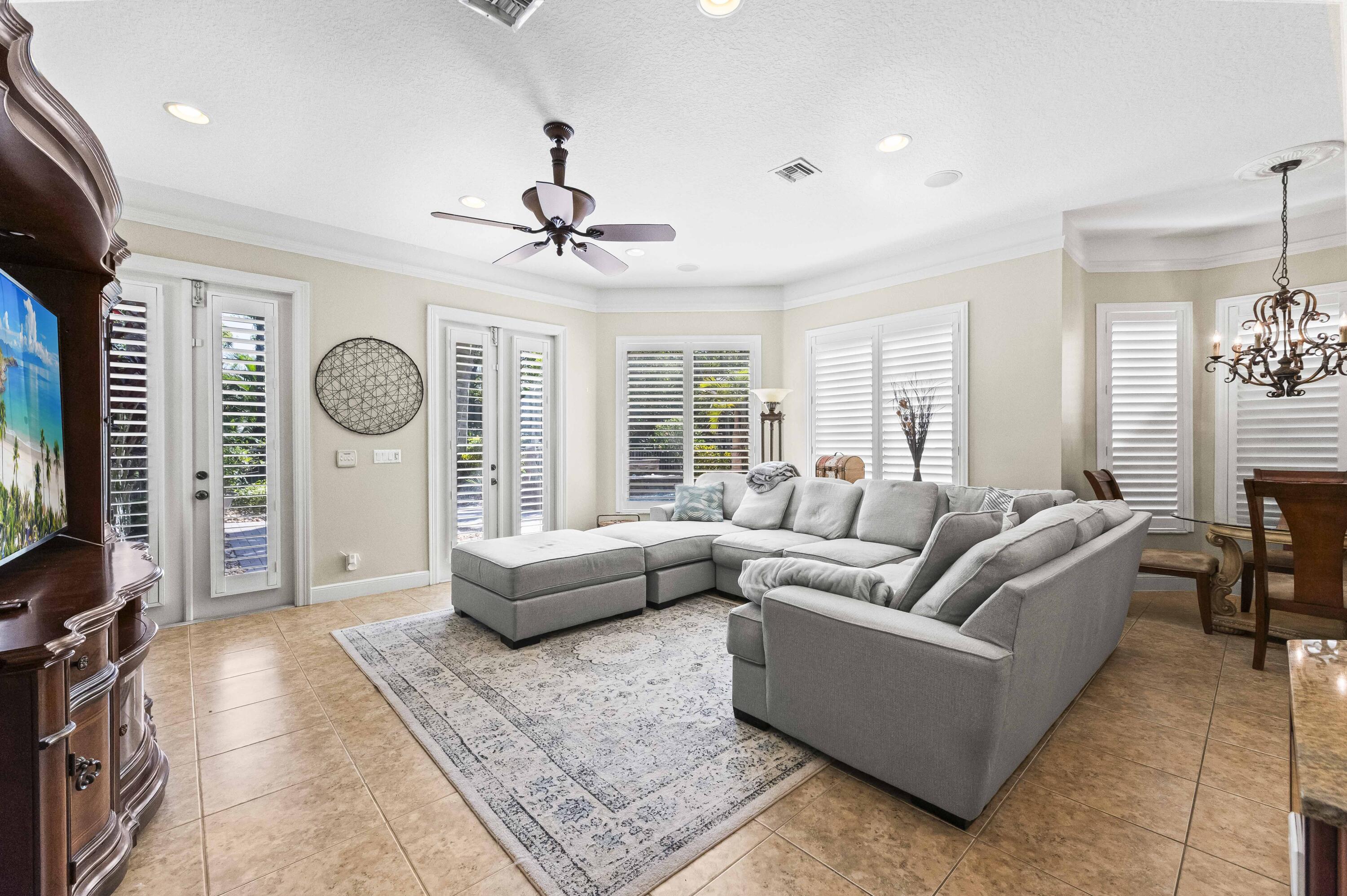 VERSAILLES - Residential