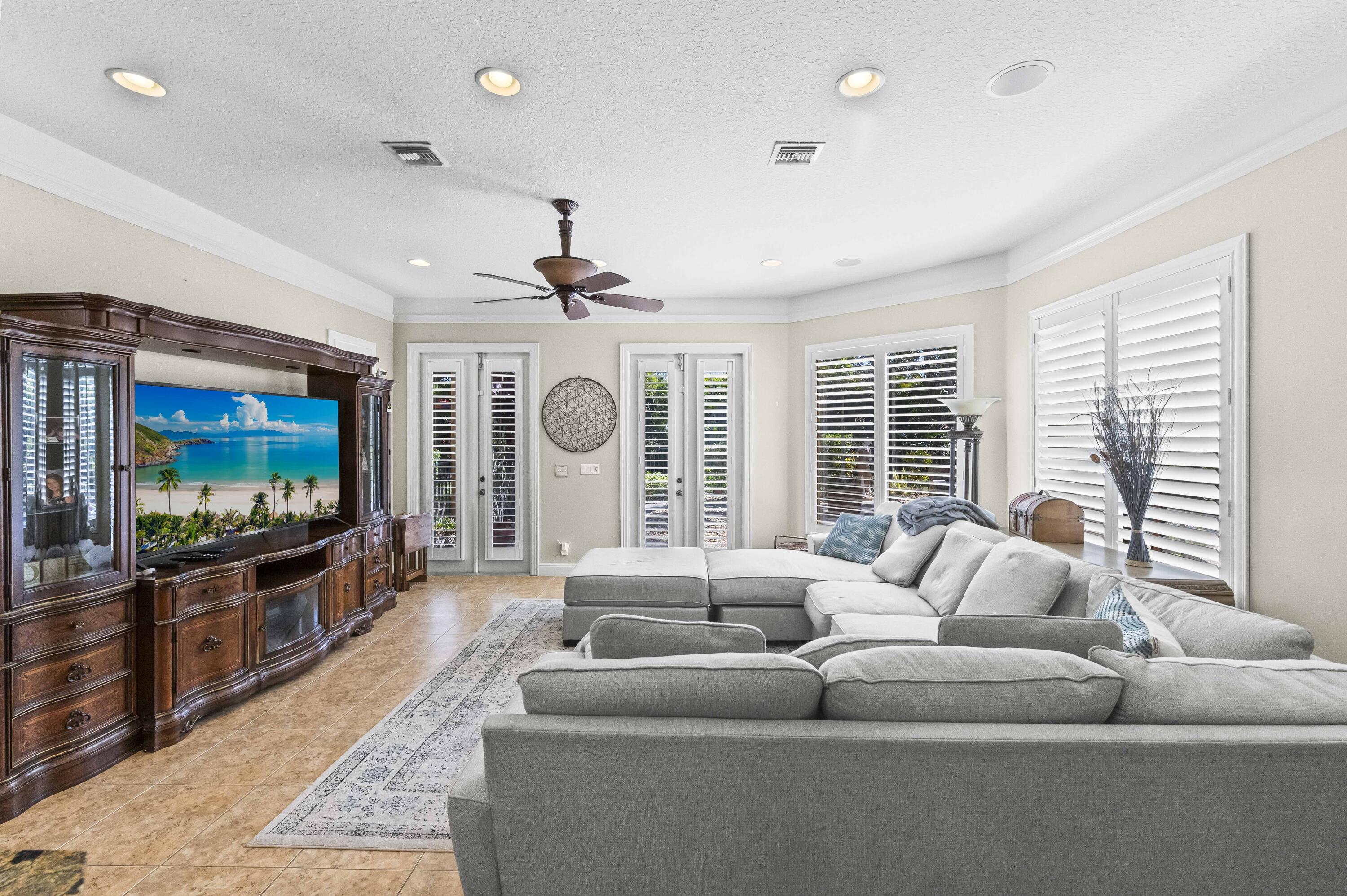 VERSAILLES - Residential