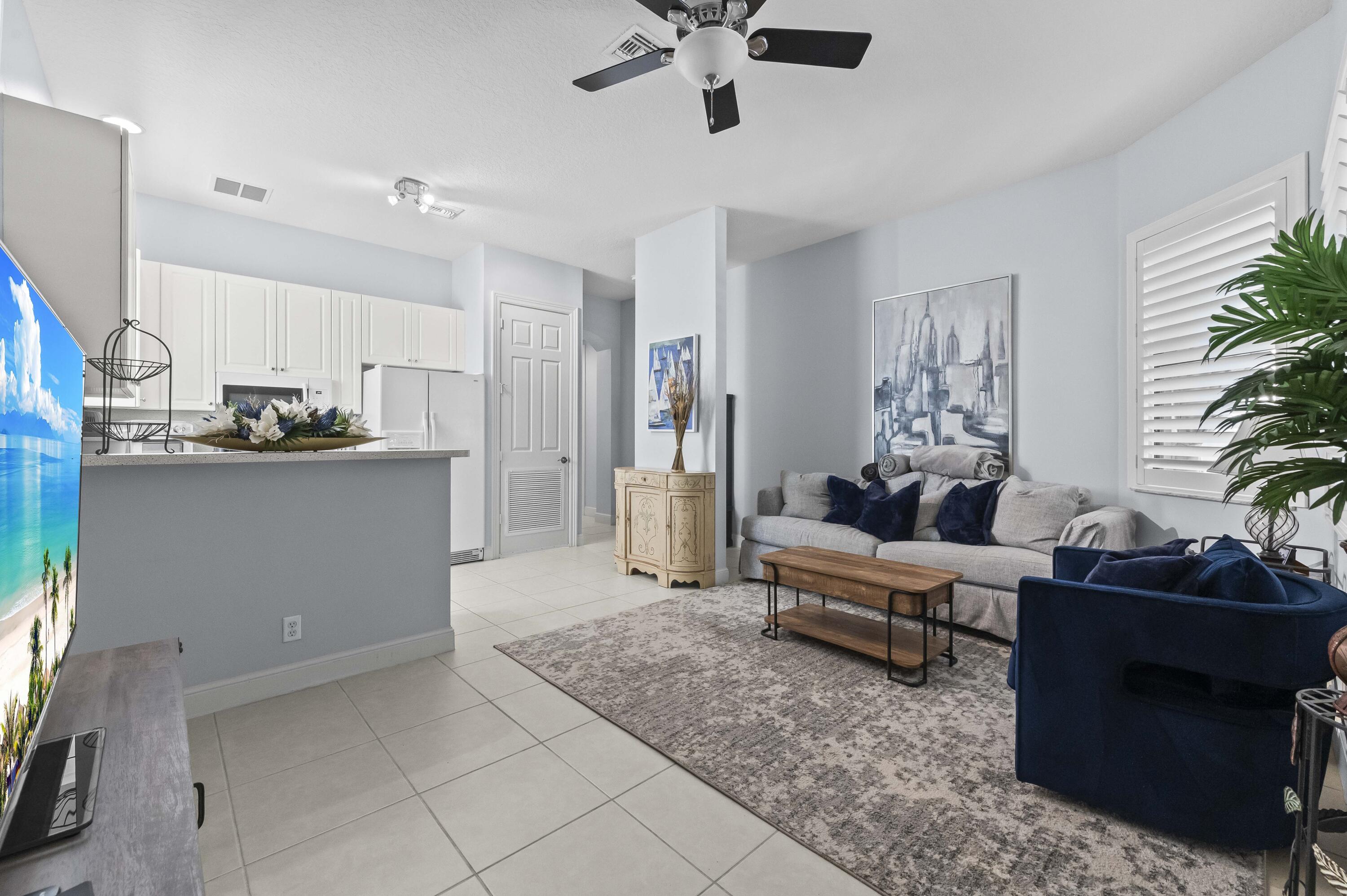 VERSAILLES - Residential