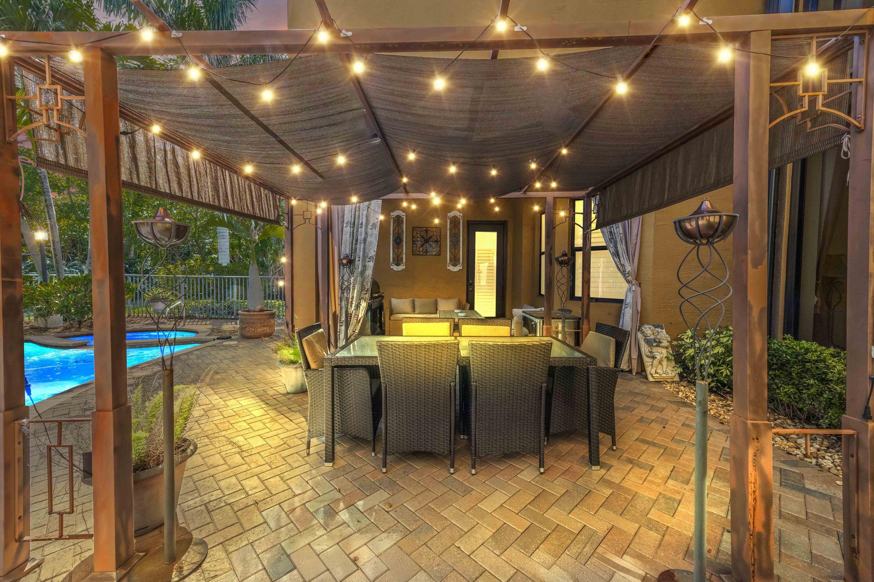 VERSAILLES - Residential