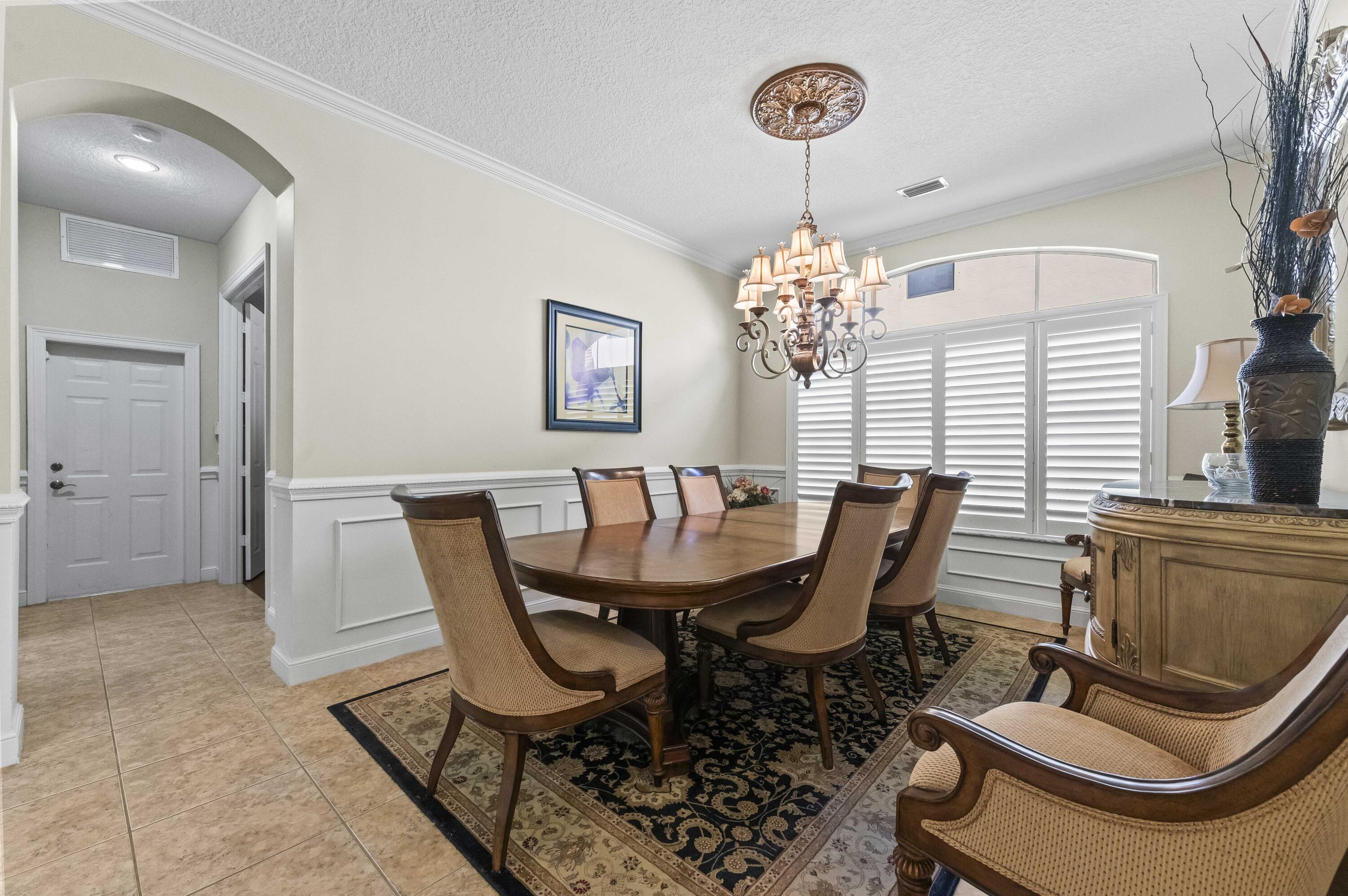 VERSAILLES - Residential