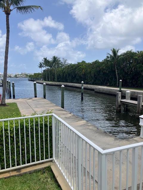 MOORINGS AT LANTANA CONDO - Residential