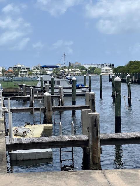 MOORINGS AT LANTANA CONDO - Residential