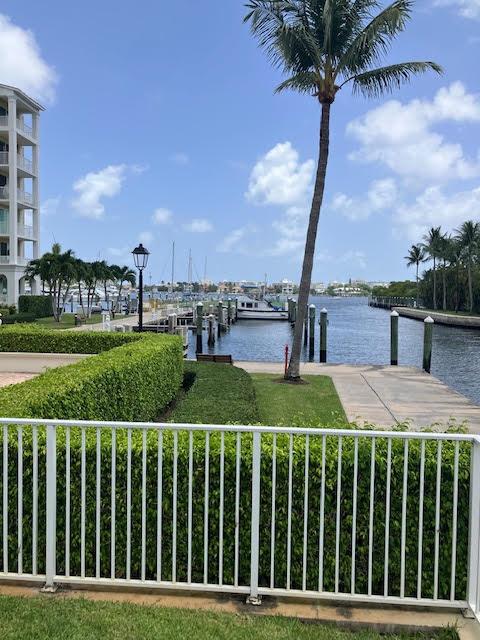 MOORINGS AT LANTANA CONDO - Residential