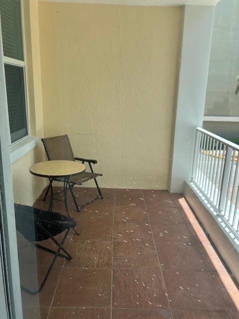 MOORINGS AT LANTANA CONDO - Residential