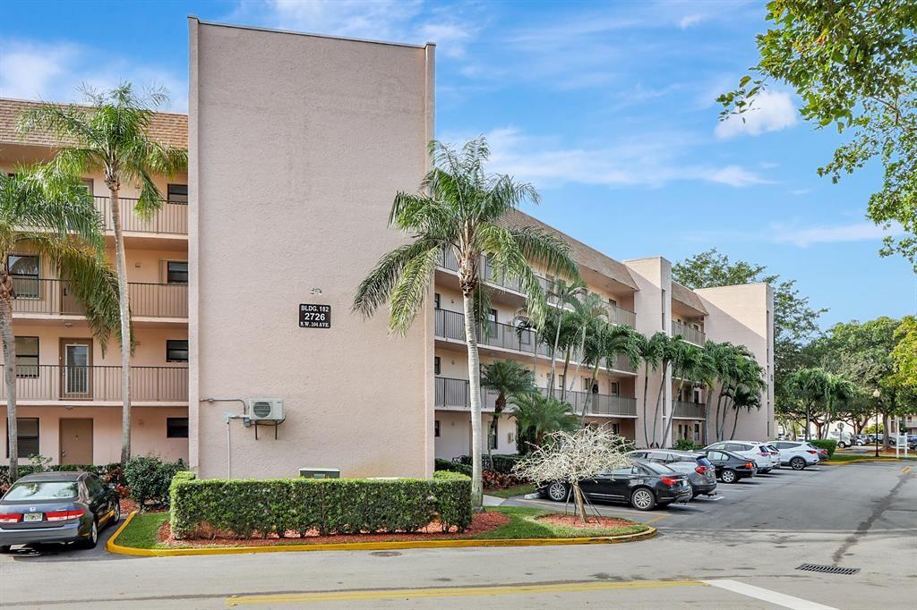 2ND FLOOR CORNER UNIT WITH SERENE LAKE VIEW IN AN ACTIVE 55+ GOLF COMMUNITY. AMENITIES INCLUDE PICKLE BALL, TENNIS, RACQUETBALL COURTS, HEATED POOL, SAUNA, GYM AND MANY MORE. WEEKLY/MONTHLY CLUBHOUSE ENTERTAINMENT EVENTS AND FITNESS ACTIVITIES. CONVENIENTLY LOCATED NEAR SAWGRASS MILLS MALL, SHOPPING, DINING, AND ENTERTAINMENT VENUE (AMERANT ARENA HOME OF THE FLORIDA PANTHERS AND LIVE CONCERTS). COMPLIMENTARY SHUTTLE TO NEARBY PUBLIX AND WALMART PLAZAS FOR ALL YOUR NEEDS. BRING ALL OFFERS!!