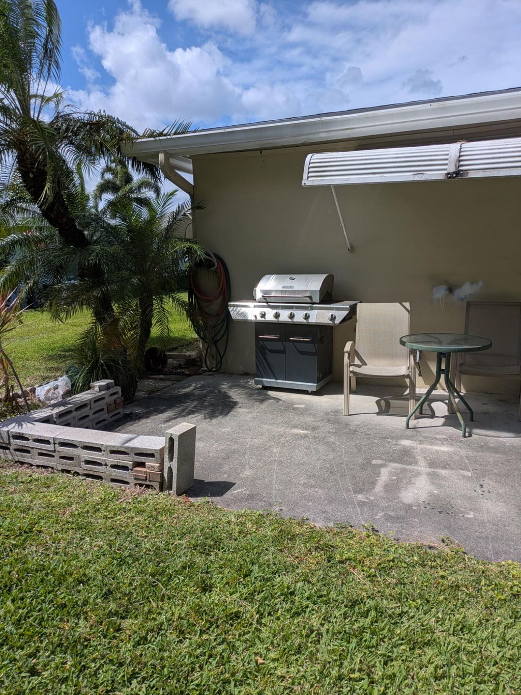 Photo of 172 High Point Ter W #D, Delray Beach, FL 33445 (MLS # B26009753)