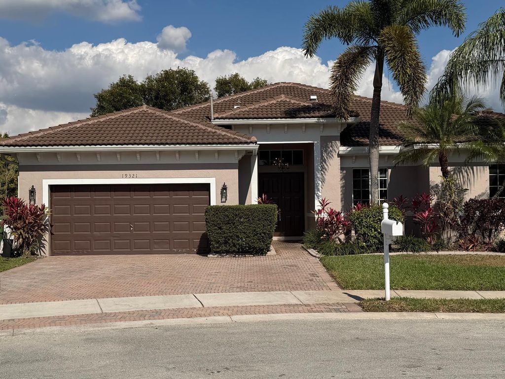 Photo of 19321 SW 69th Street, Fort Lauderdale, FL 33332 (MLS # F10554175)