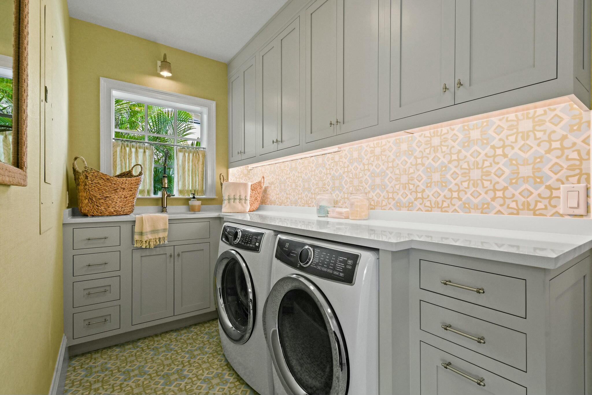 JUPITER INLET BEACH COLON - Residential