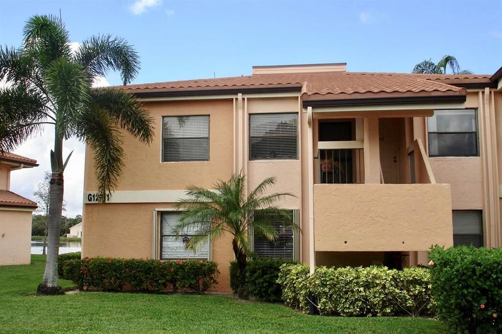 Photo of 12911 Briarlake 202 Drive #202, Palm Beach Gardens, FL 33418 (MLS # R10706973)