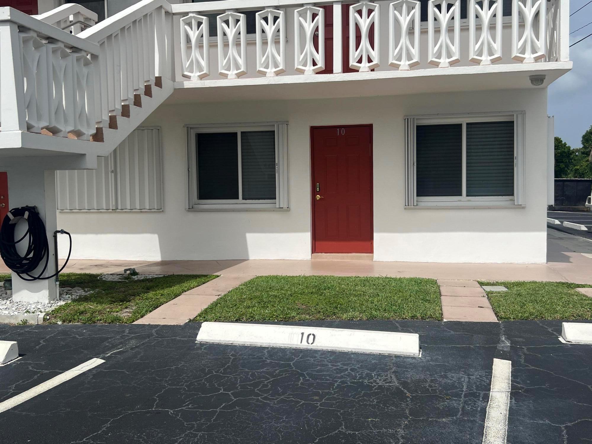 2020 Lake Osborne Drive 10