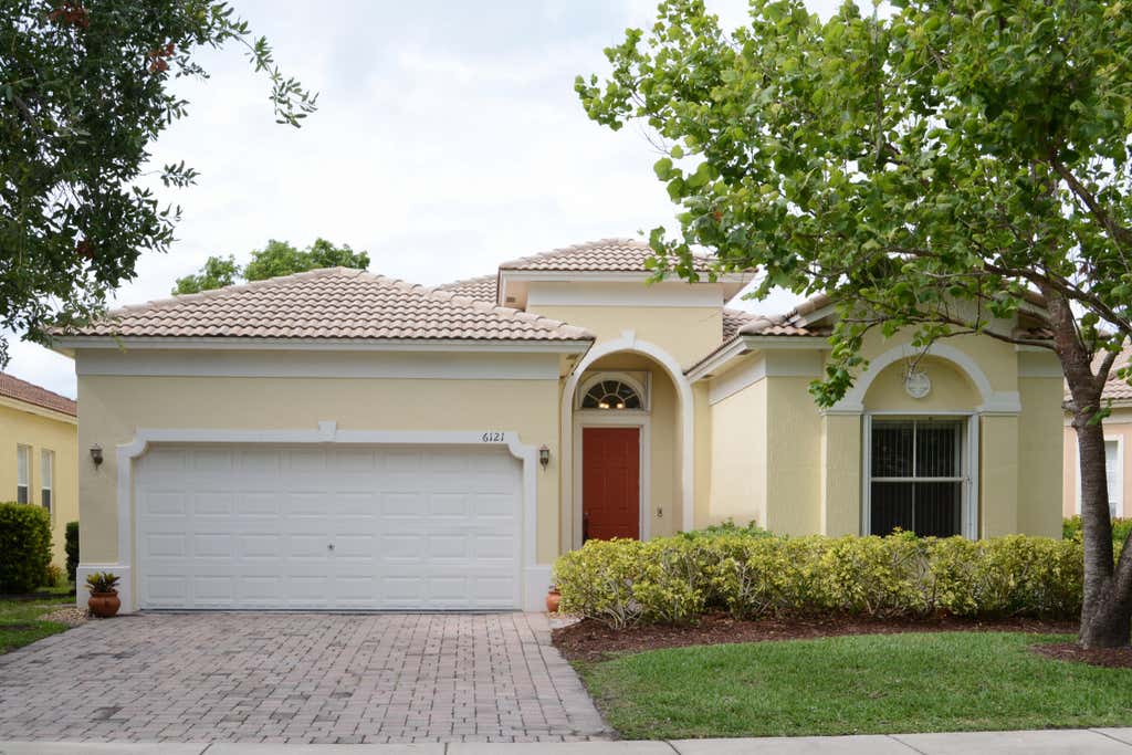 Photo of 6121 Spring Lake Terrace, Fort Pierce, FL 34951 (MLS # R11005128)