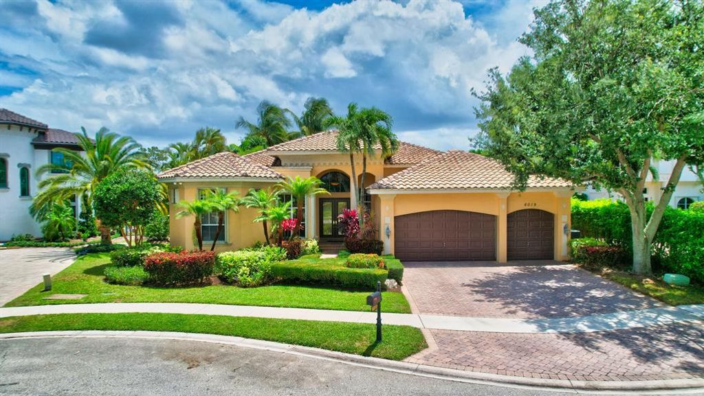 Photo of 6019 Via Venetia S, Delray Beach, FL 33484 (MLS # R10716940)