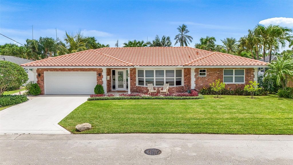 Photo of 816 Appleby St, Boca Raton, FL 33487 (MLS # F10513982)