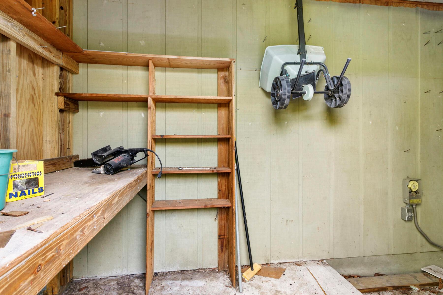 NORTH PALM BEACH HEIGHTS - Residential