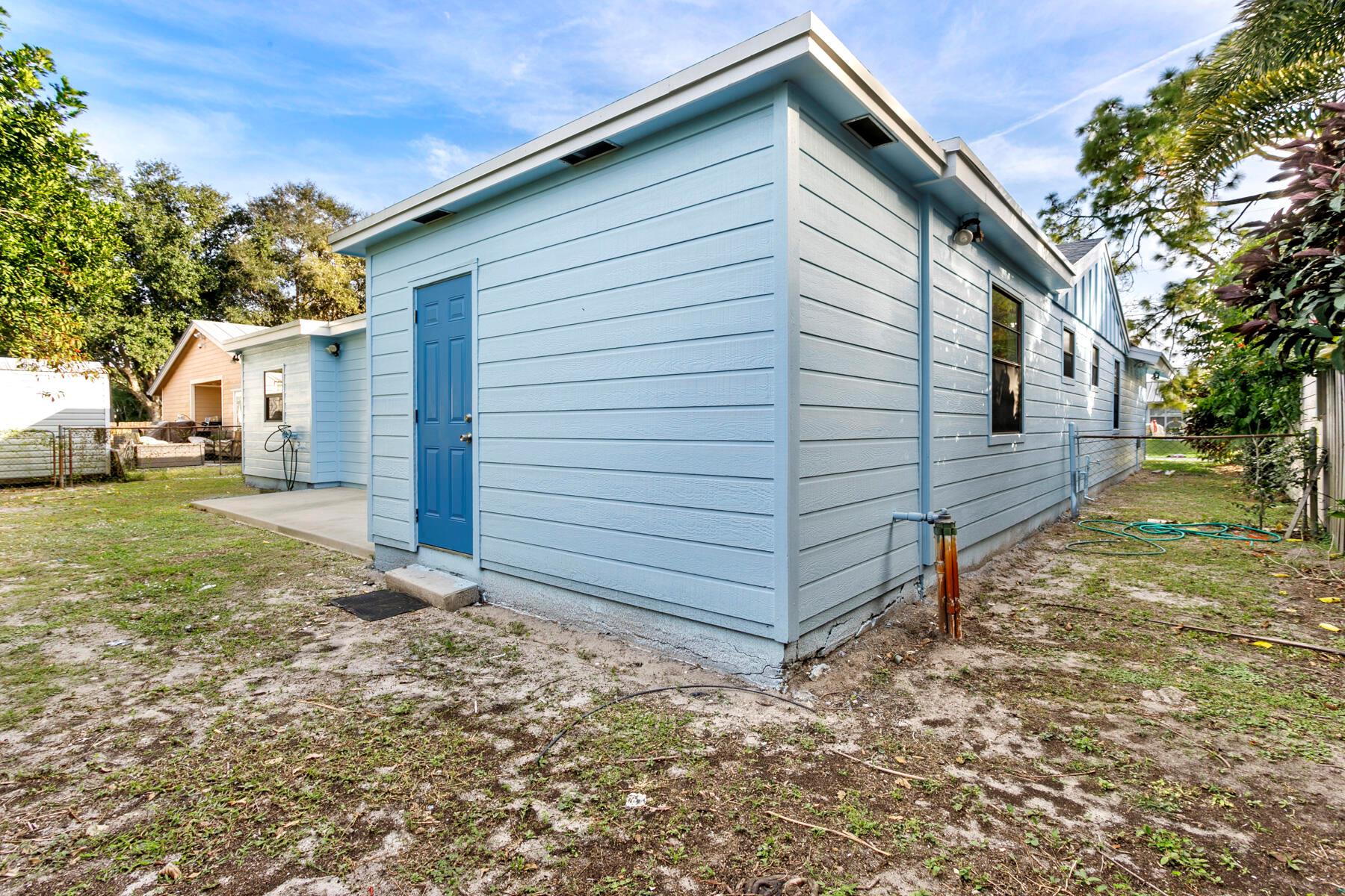 NORTH PALM BEACH HEIGHTS - Residential