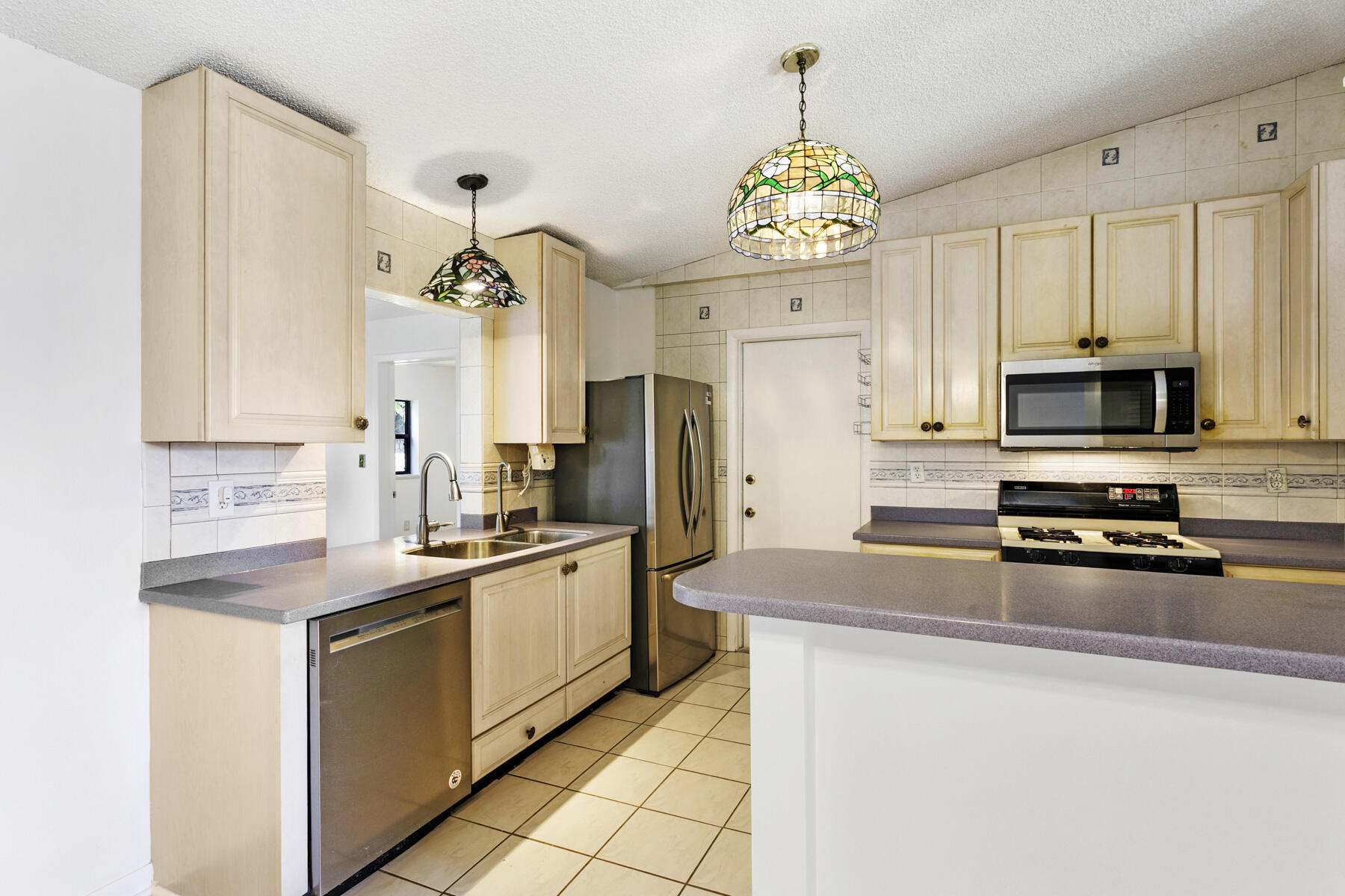 NORTH PALM BEACH HEIGHTS - Residential