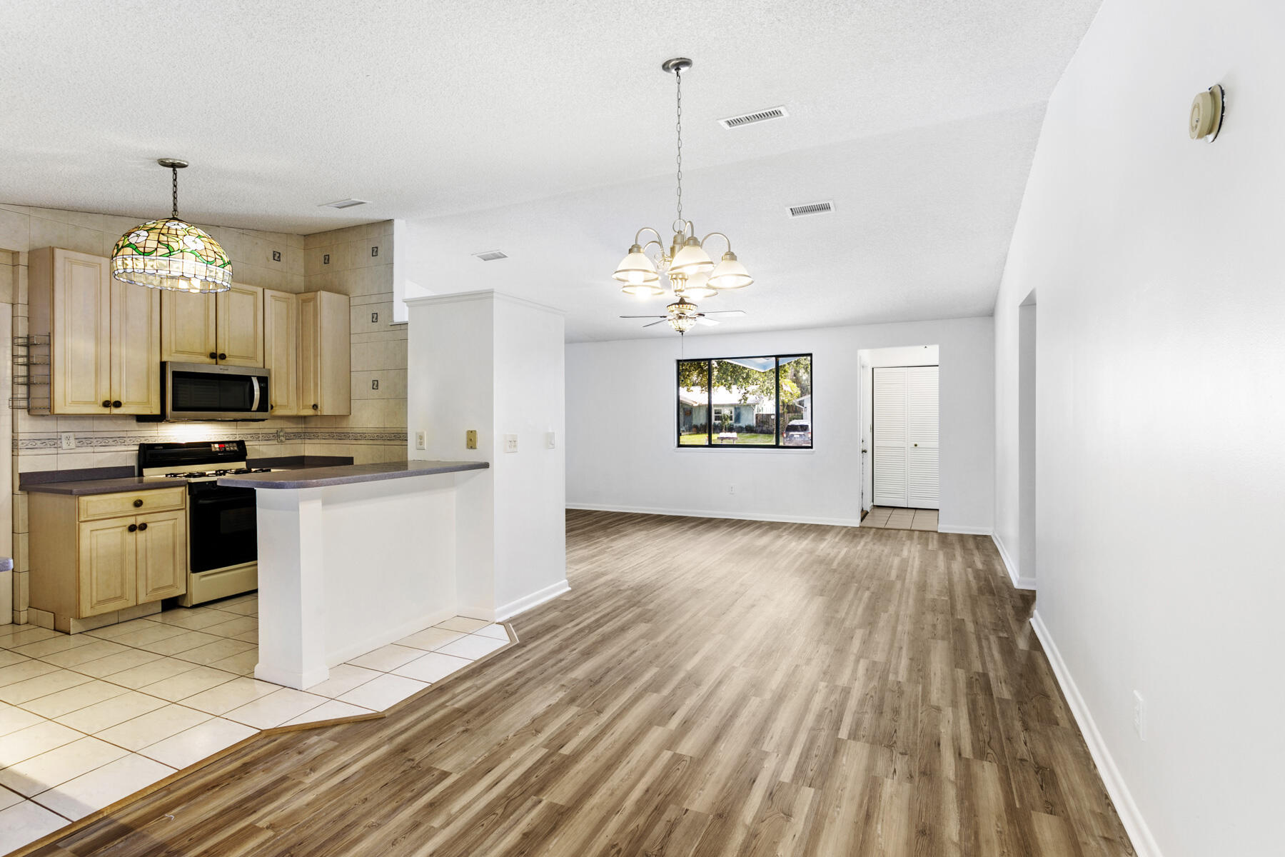 NORTH PALM BEACH HEIGHTS - Residential