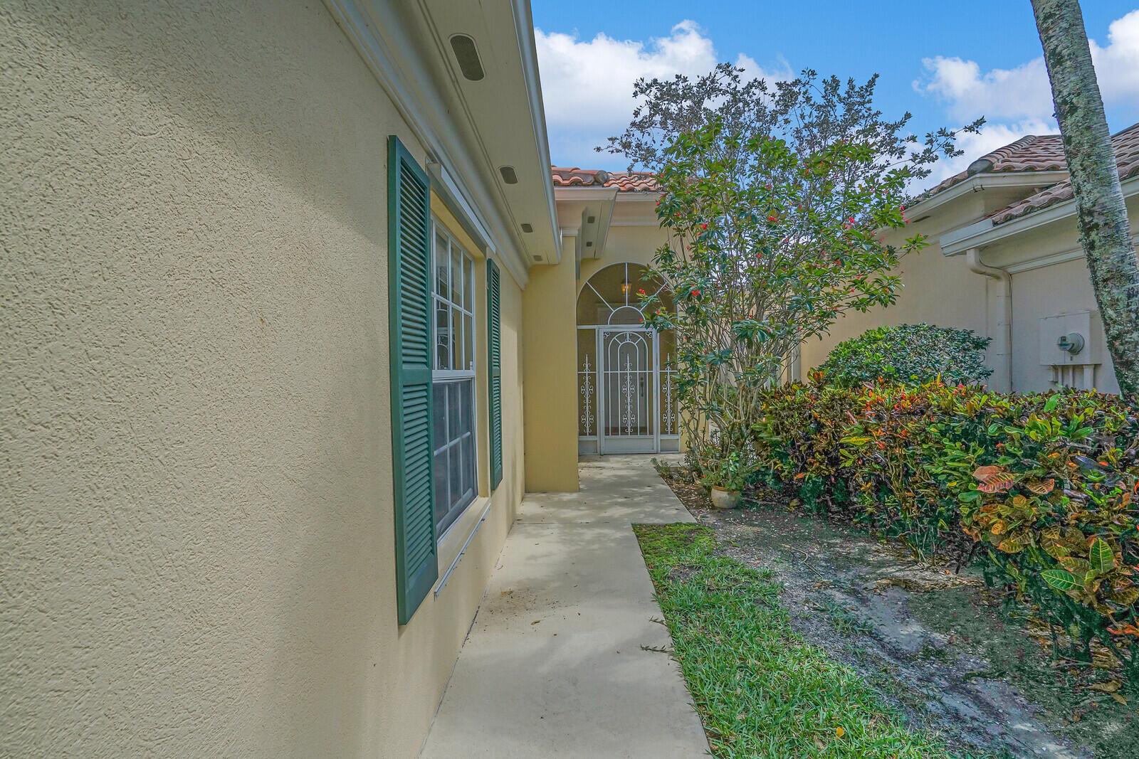 2692 James River Road