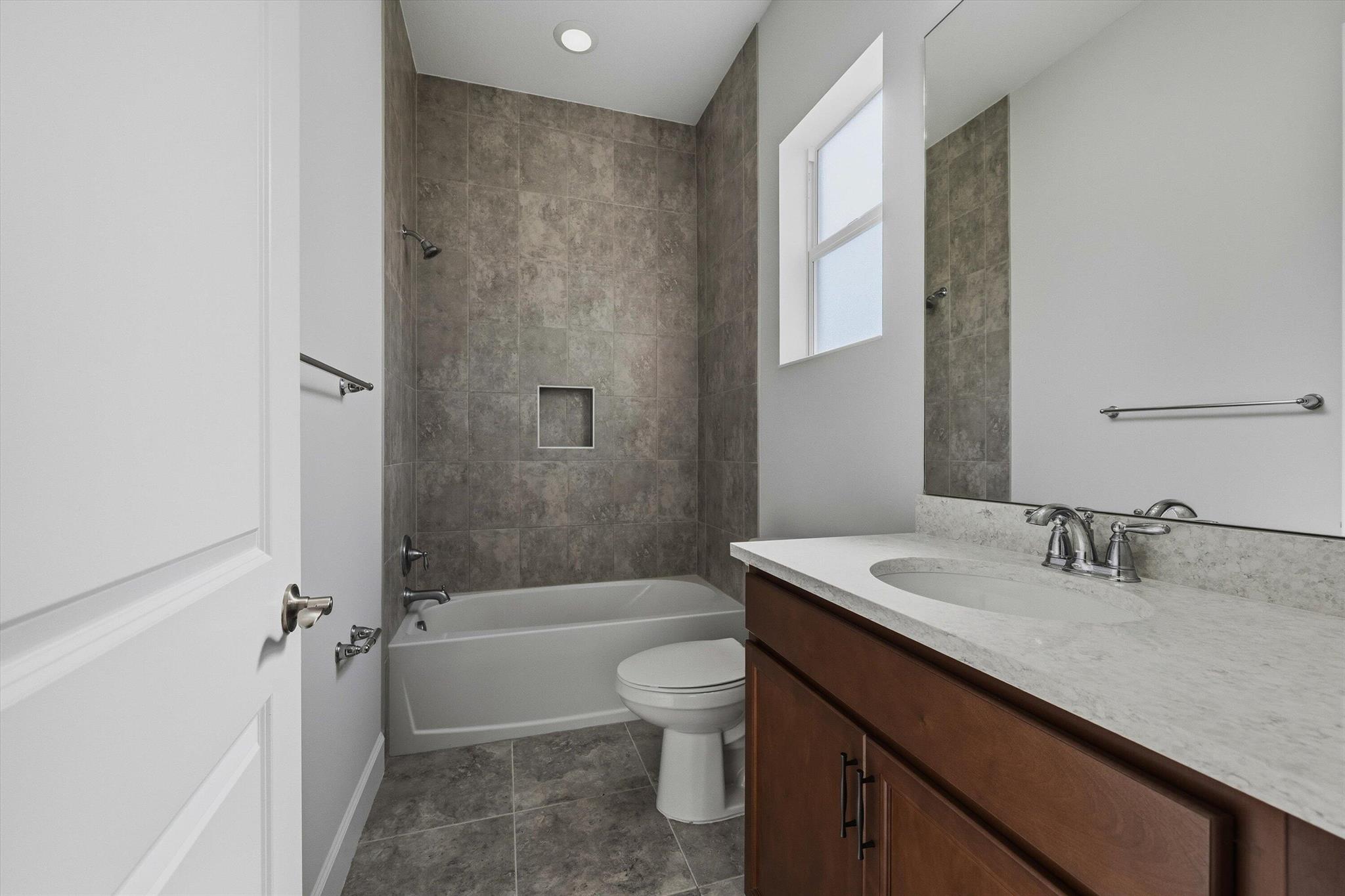 ORCHARDS OF WESTLAKE - Residential Lease