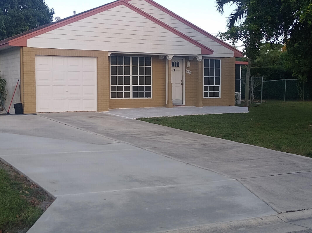 Newly renovated home. New kitchen and baths. New floors, blinds and paint. .25 acre lot with fenced back yard. 1 car garage is being used as office but can be converted back plus screen patio. Community pool, tennis, jogging paths, cable/internet and more.