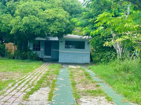 A home in Lake Worth Beach