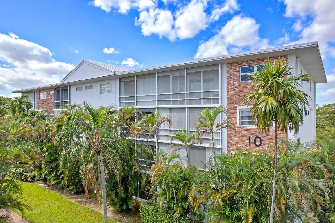 PALM ROYAL APTS INC CONDO - Residential